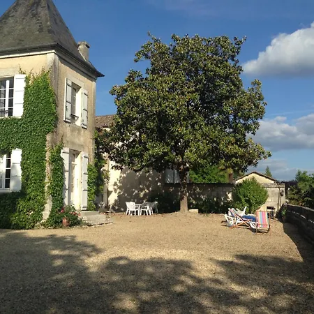 Le Logis De Nocleg ze śniadaniem Ruelle-sur-Touvre