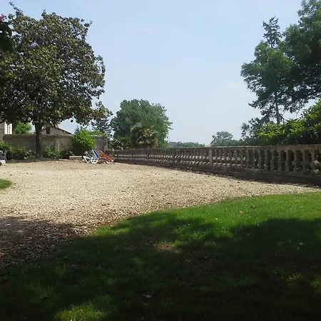 Le Logis De Nocleg ze śniadaniem Ruelle-sur-Touvre