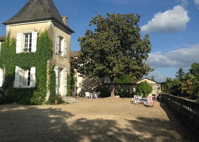 罗吉斯鲁勒尔住宿加早餐旅馆 住宿加早餐酒店 Ruelle-sur-Touvre