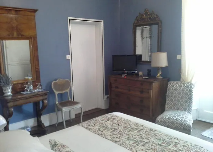 罗吉斯鲁勒尔住宿加早餐旅馆 住宿加早餐酒店 Ruelle-sur-Touvre